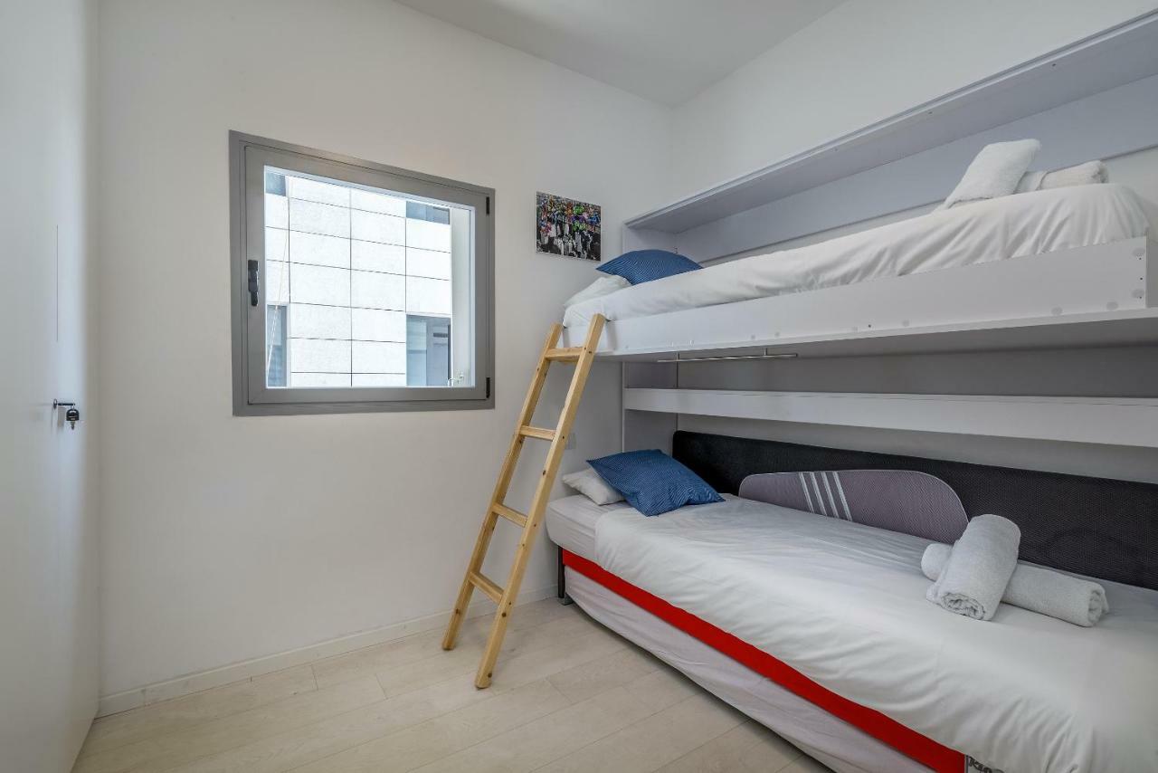 תל אביב Beautiful Sunny 3 Bedrooms In Font Of The Beach מראה חיצוני תמונה