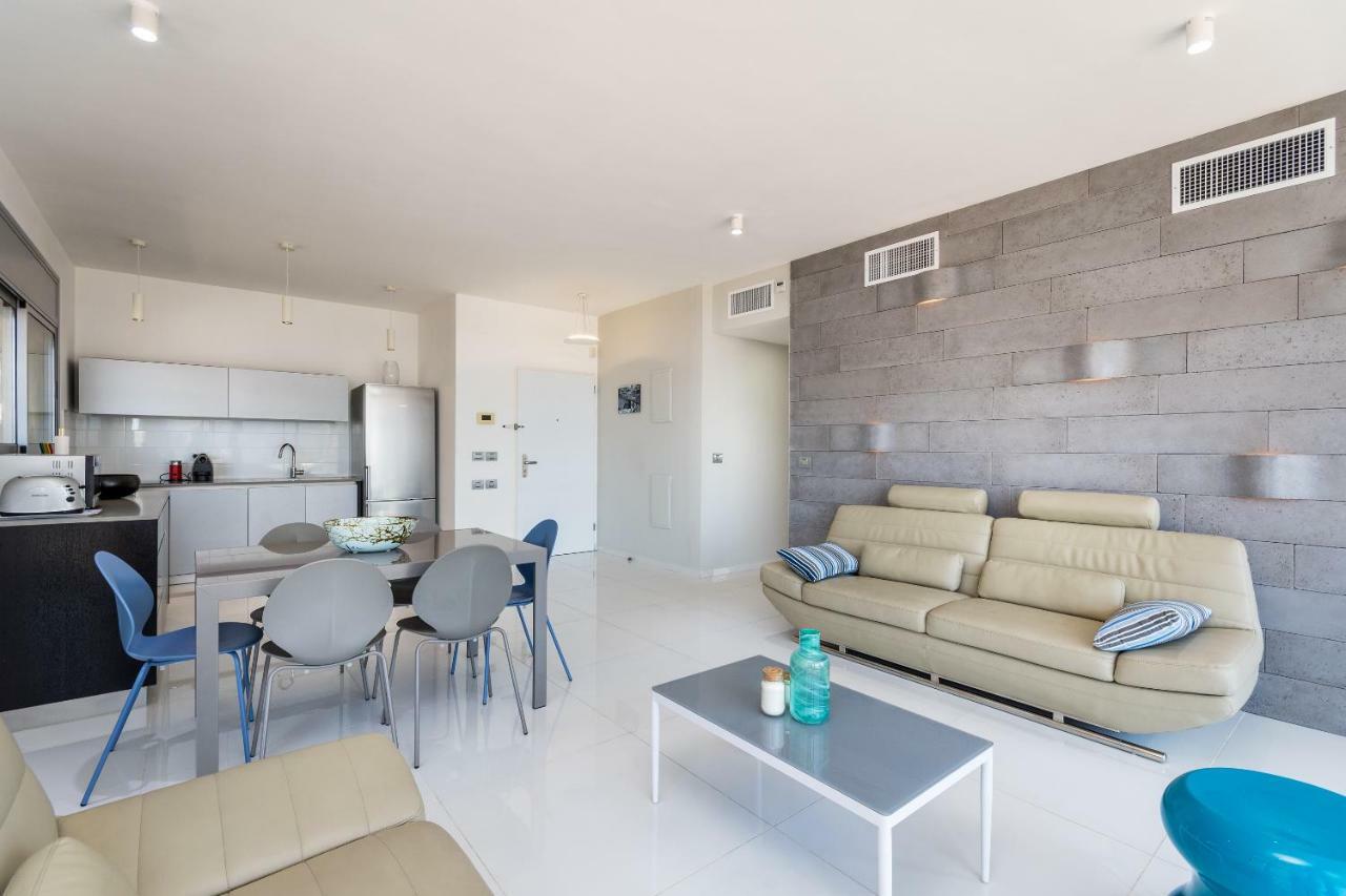 תל אביב Beautiful Sunny 3 Bedrooms In Font Of The Beach מראה חיצוני תמונה