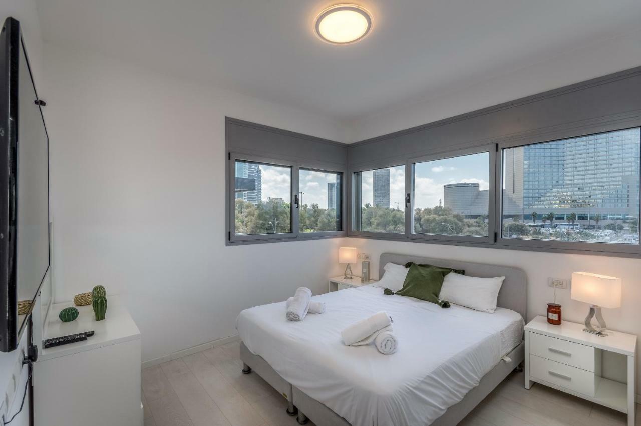 תל אביב Beautiful Sunny 3 Bedrooms In Font Of The Beach מראה חיצוני תמונה