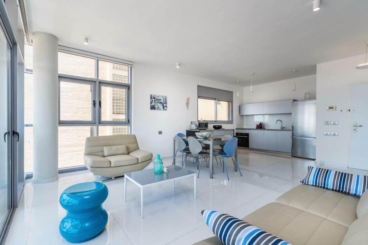 תל אביב Beautiful Sunny 3 Bedrooms In Font Of The Beach מראה חיצוני תמונה