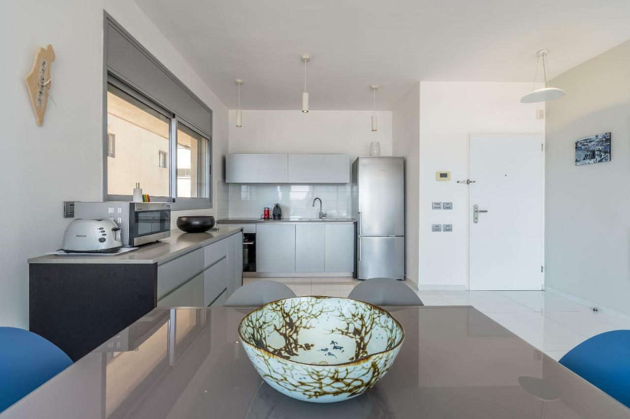 תל אביב Beautiful Sunny 3 Bedrooms In Font Of The Beach מראה חיצוני תמונה